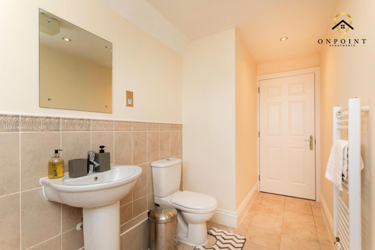 ✰Onpoint -Large 2 Bedroom Apt With Parking!✰ Nottingham Eksteriør bilde